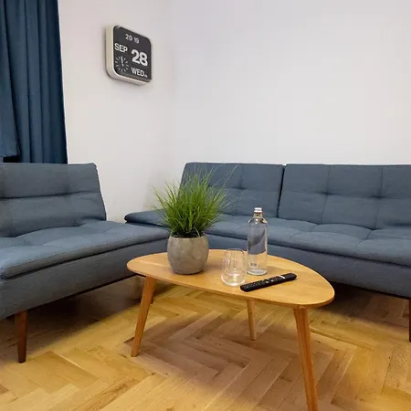 Luxury 12-3 Apartament