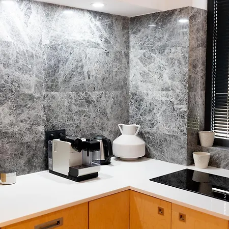 Luxury 12-3 Apartament *